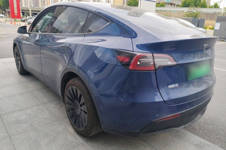 Tesla Model Y 2021 car image #5