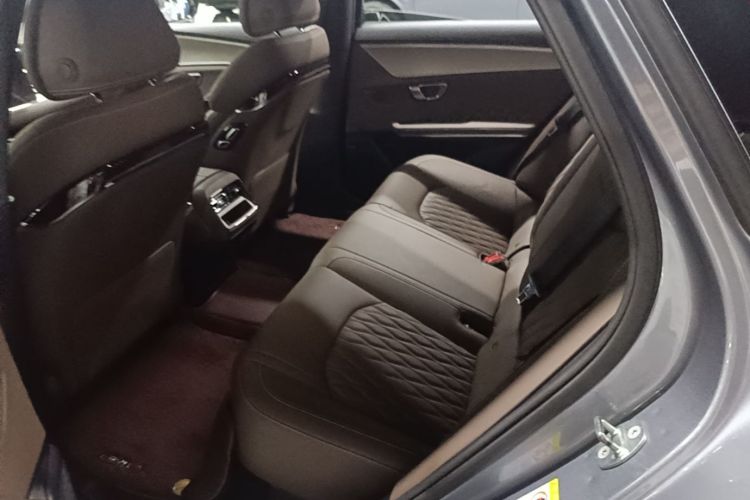 BYD Han 2022 car image #17