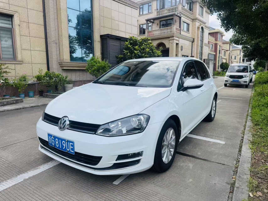 Volkswagen Golf 2015 Volkswagen Golf 2015 car image