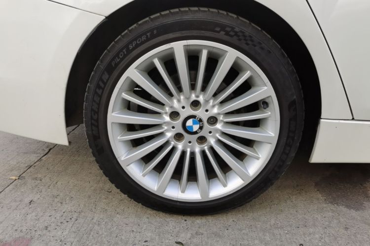 BMW 3 Series 2017 #4 BMW 3 Series 2017 car image #4