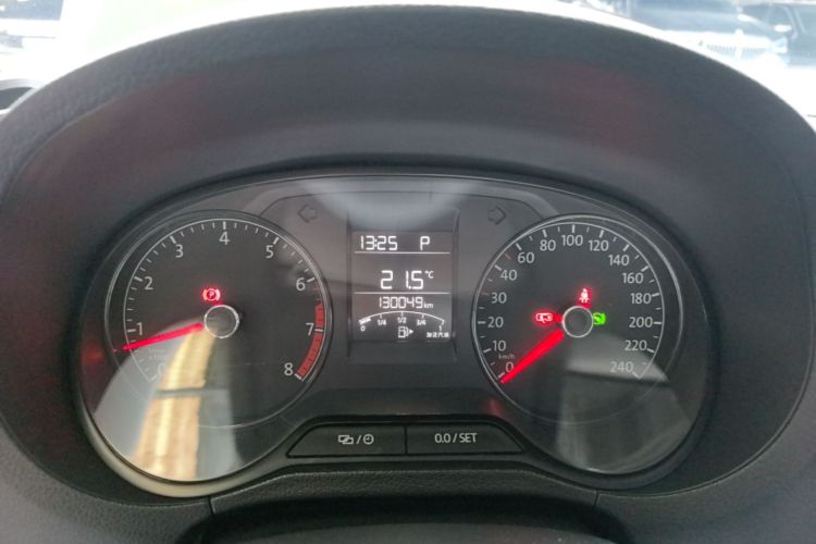 Volkswagen Polo 2017 car image #16