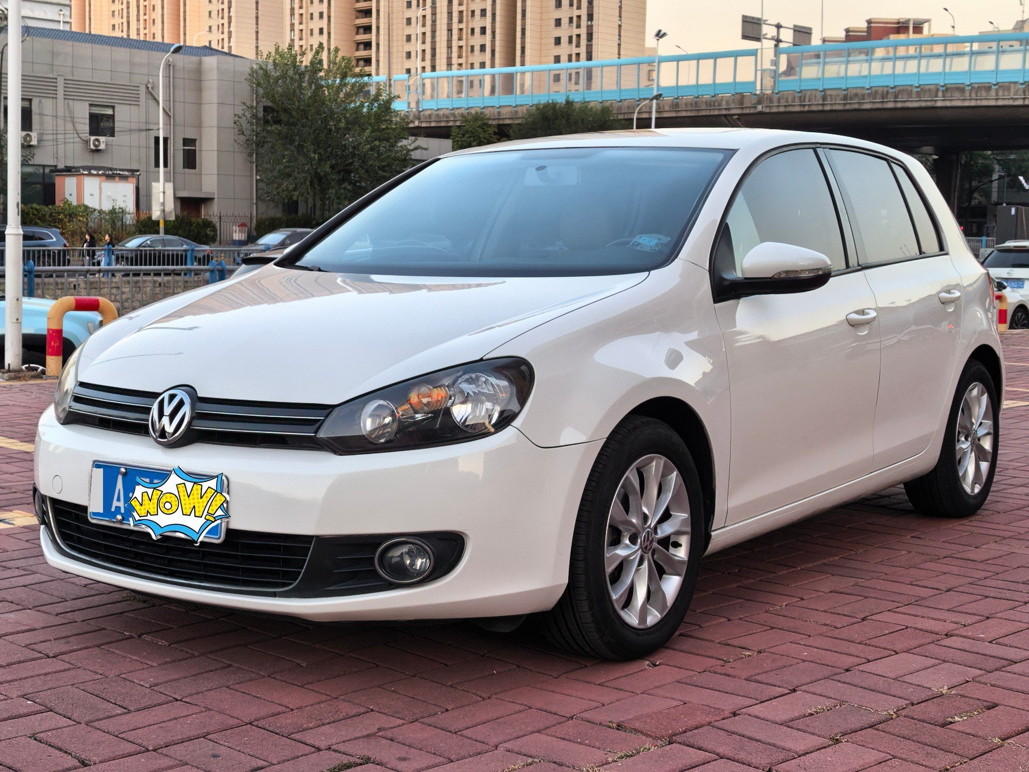 Volkswagen Golf 2012 car image 