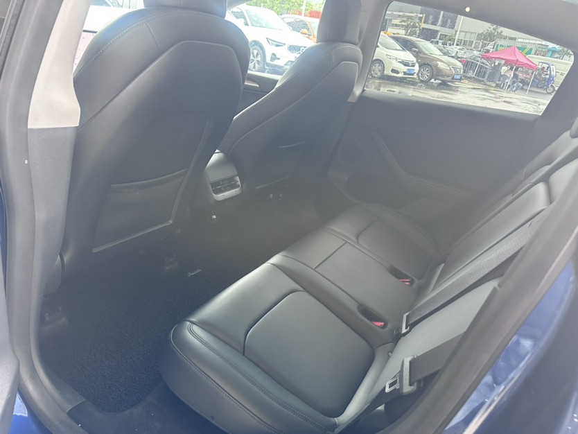 Tesla Model Y 2021 #4 Tesla Model Y 2021 car image #4
