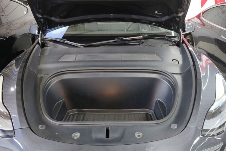 Tesla Model Y 2024 #20 Tesla Model Y 2024 car image #20