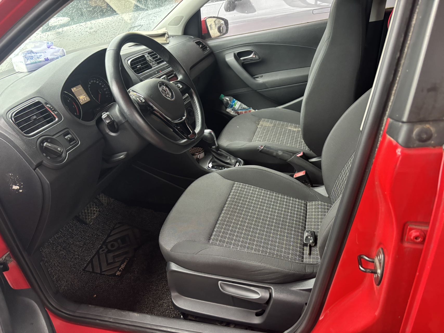 Volkswagen Polo 2016 car image #6