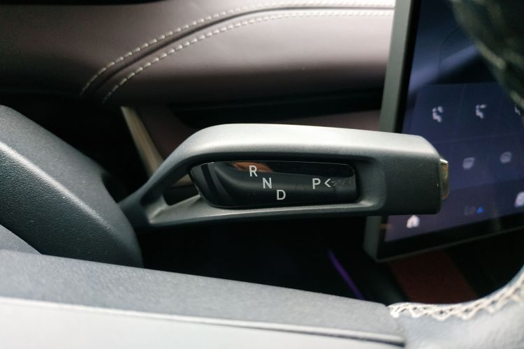 MI SU7 2025 imagem de carro #14