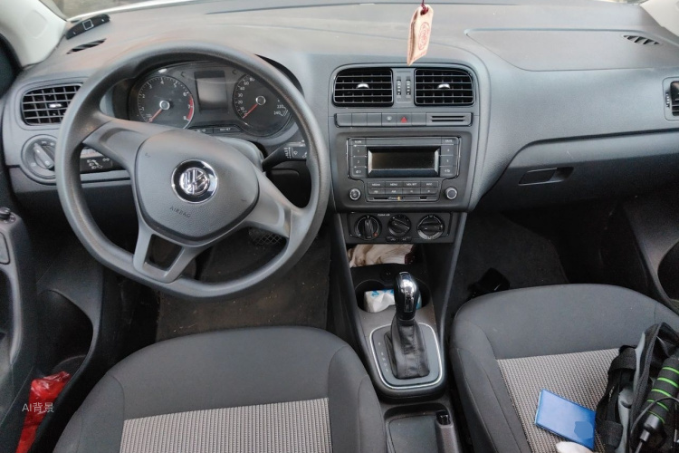 Volkswagen Polo 2017 car image #11