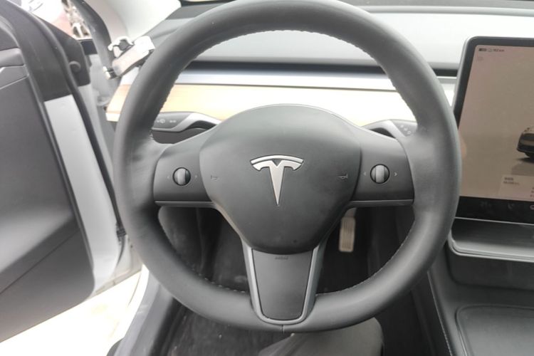 Tesla Model Y 2022 #11 Tesla Model Y 2022 car image #11