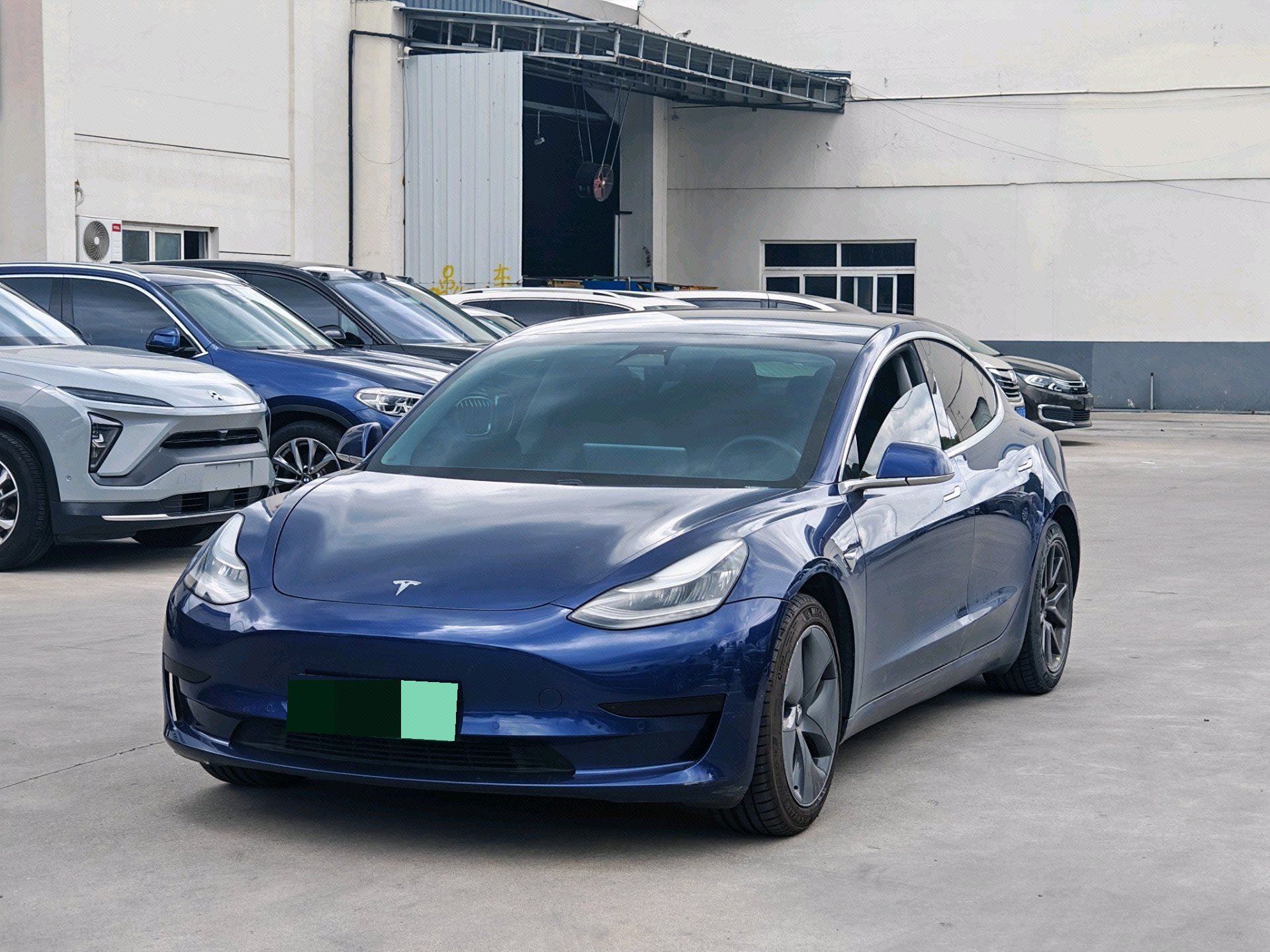 Tesla Model 3 2020 car image 