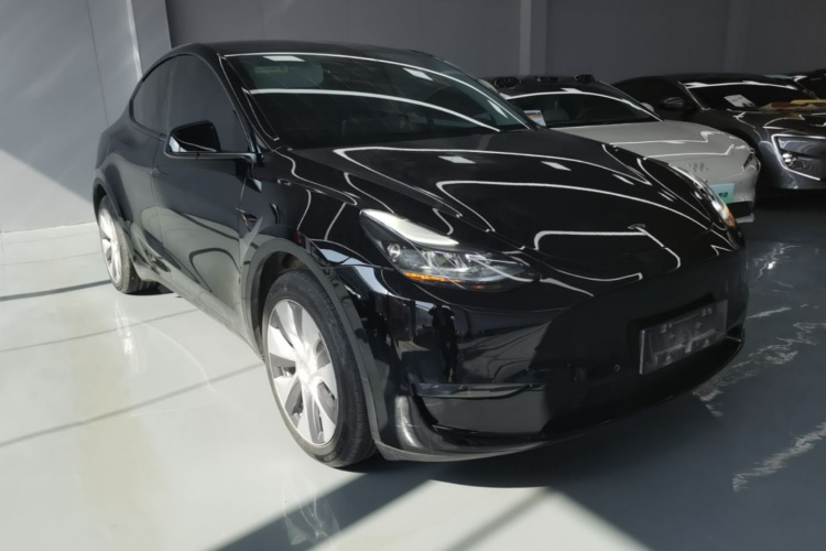 Tesla Model Y 2023 #4 Tesla Model Y 2023 immagine di auto #4