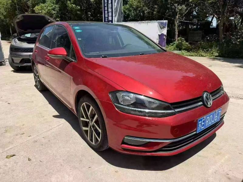 Volkswagen Golf 2020 car image #3
