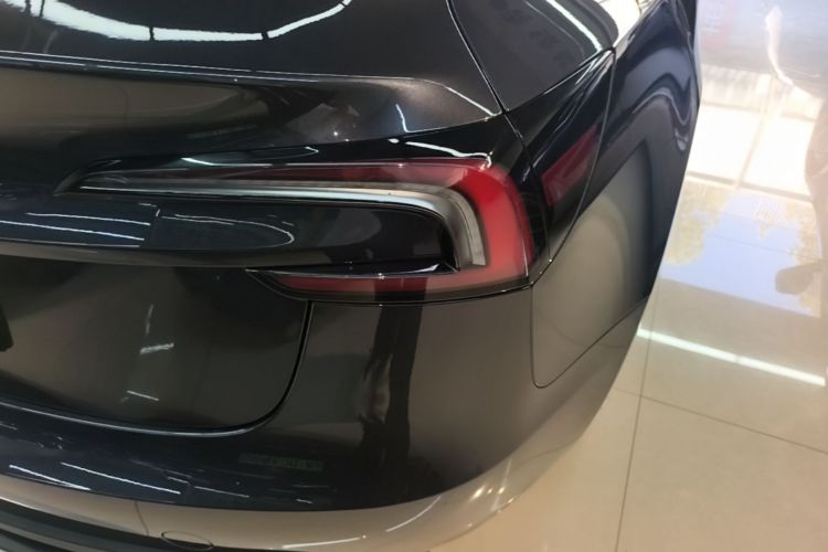 Tesla Model 3 2024 car image #8