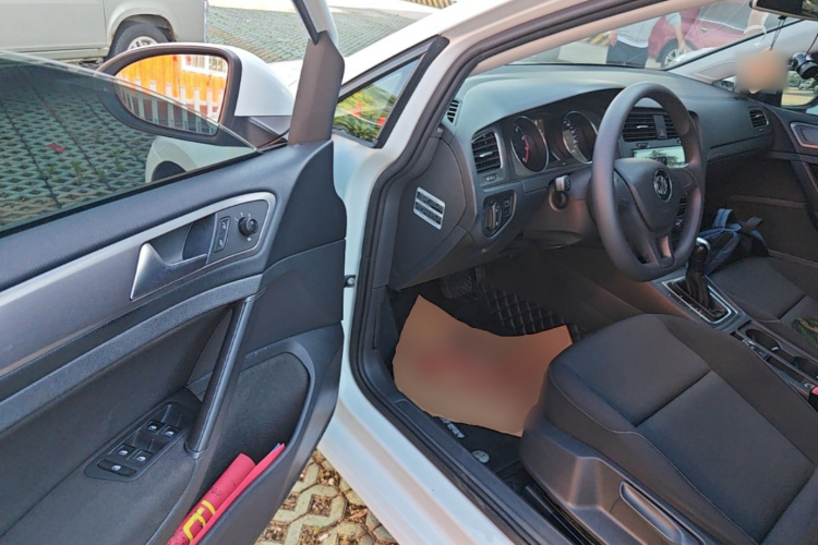 Volkswagen Golf 2016 car image #16
