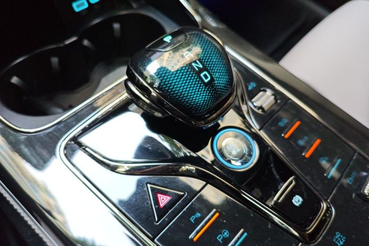BYD Han 2024 car image #14