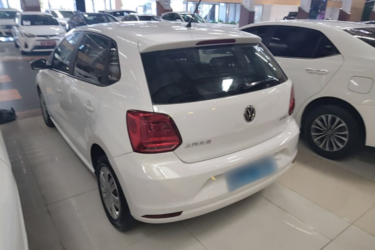 Volkswagen Polo 2017 car image #5
