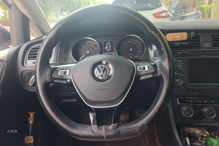 Volkswagen Golf 2017 car image #12
