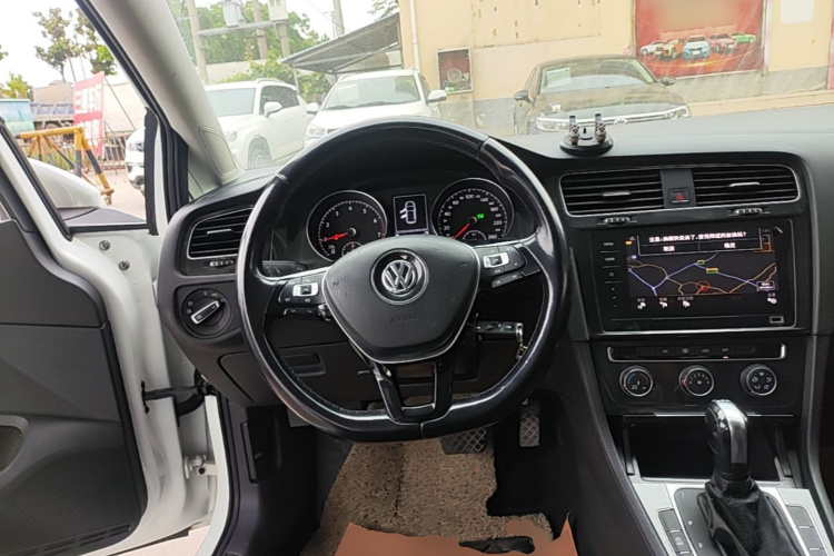 Volkswagen Golf 2020 #11 Volkswagen Golf 2020 car image #11