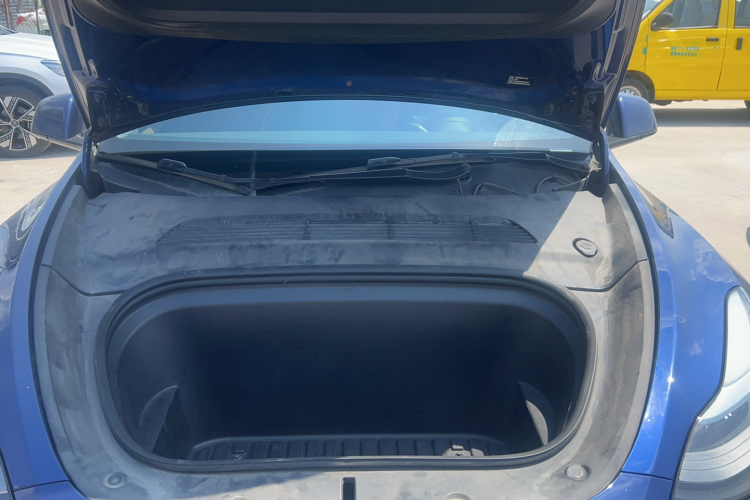 Tesla Model Y 2021 #17 Tesla Model Y 2021 car image #17