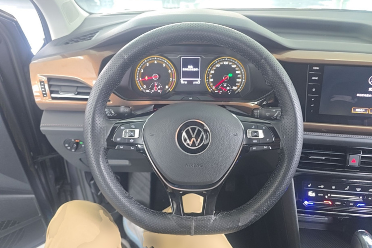 Volkswagen Tharu 2020 car image #11