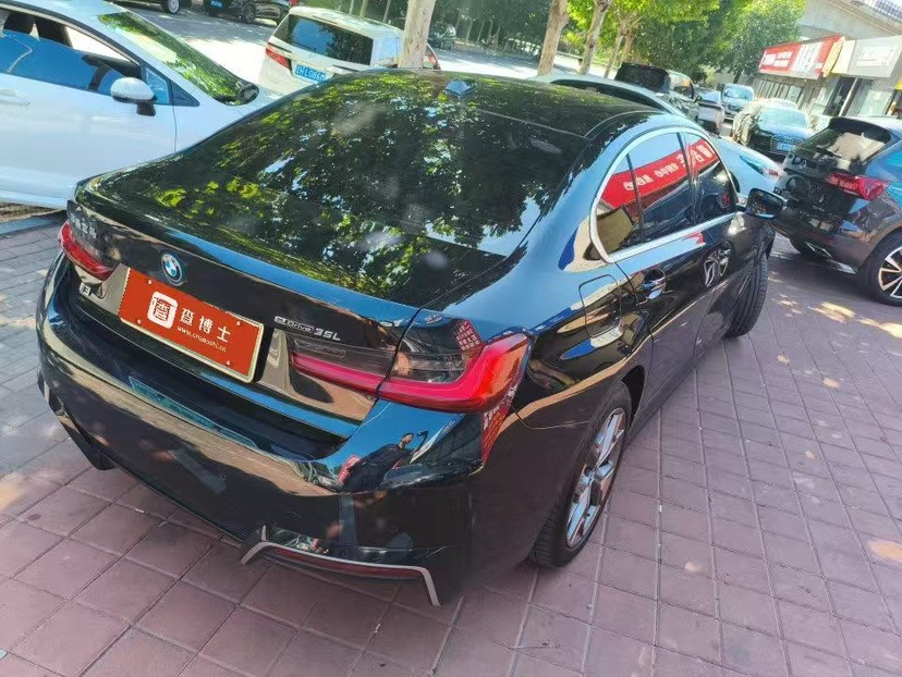 BMW i3 2023 car image #7