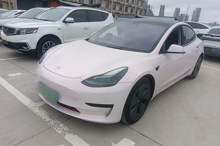 Tesla Model 3 2023 car image #2