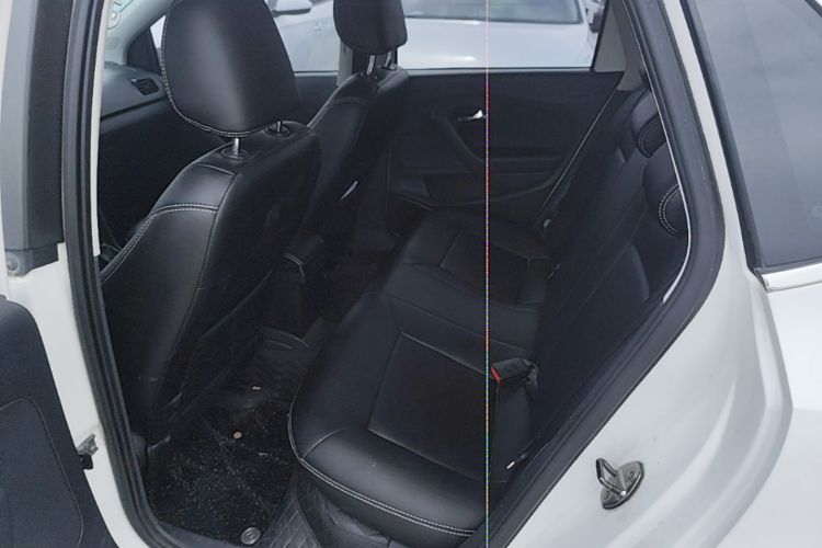 Volkswagen Polo 2017 car image #13