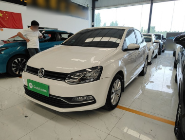 Volkswagen Polo 2015 car image 