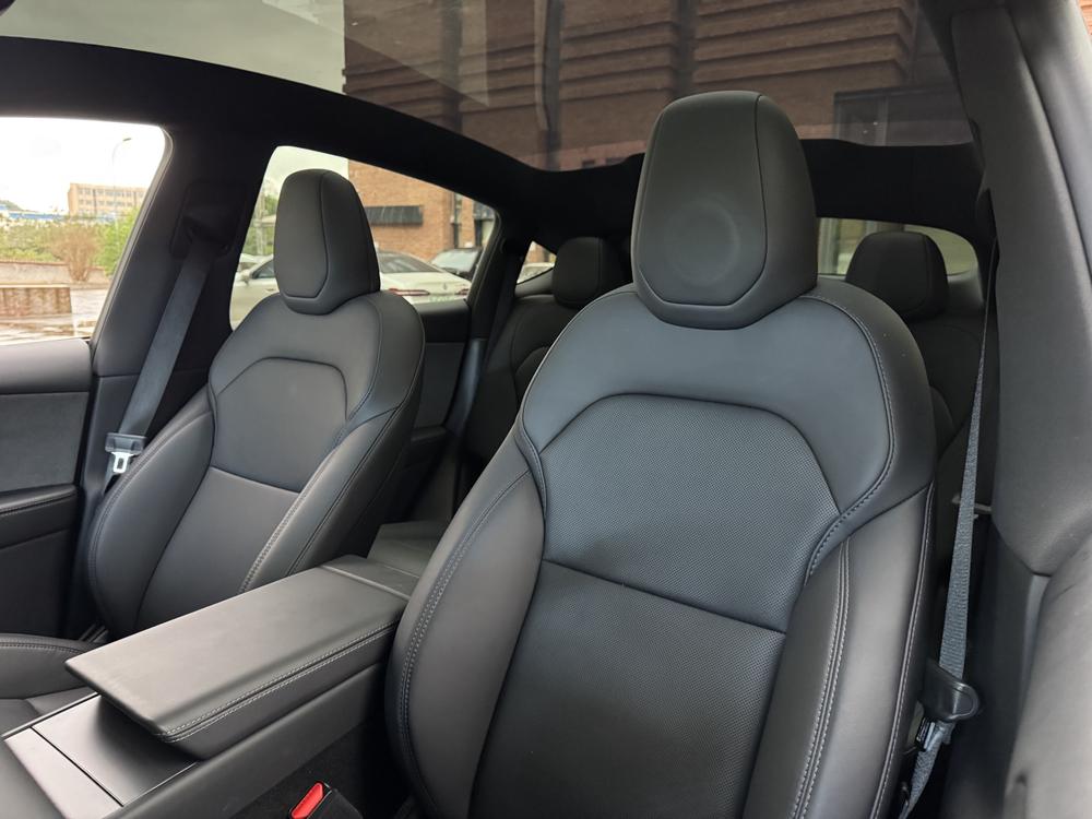 Tesla Model Y 2026 #20 Tesla Model Y 2026 изображение автомобиля #20