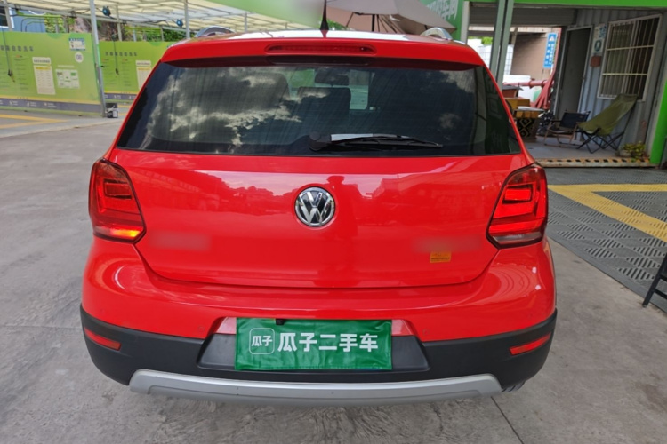 Volkswagen Polo 2015 car image #6