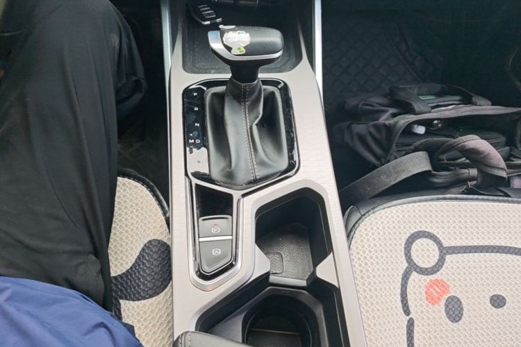 GEELY Emgrand 2024 car image #14