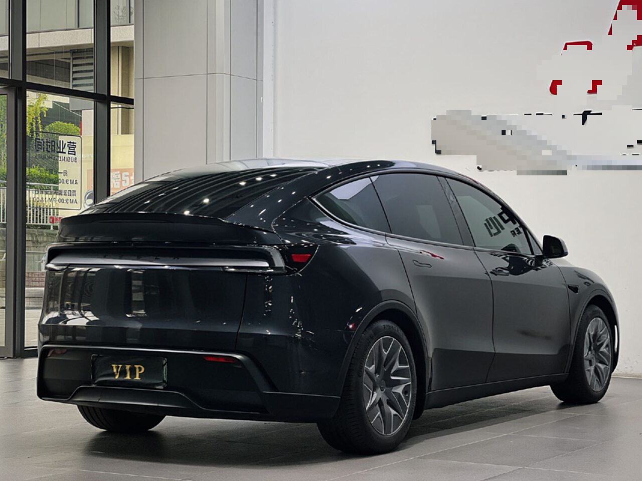 Tesla Model Y L 2025 car image #7