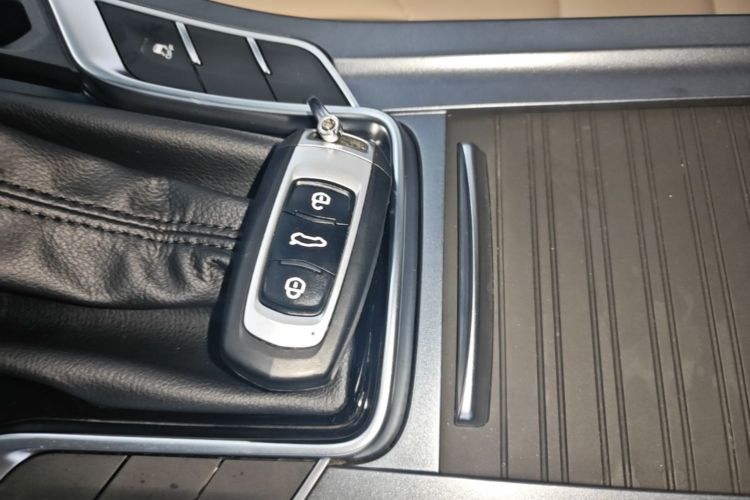 GEELY Emgrand 2019 #9 GEELY Emgrand 2019 car image #9