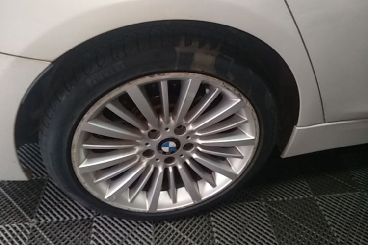 BMW 3 Series 2018 #10 BMW 3 Series 2018 immagine di auto #10