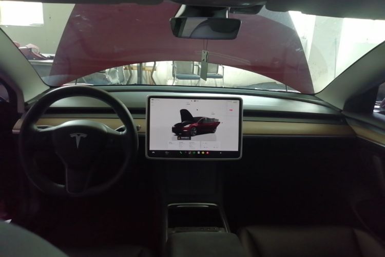 Tesla Model 3 2022 car image #10