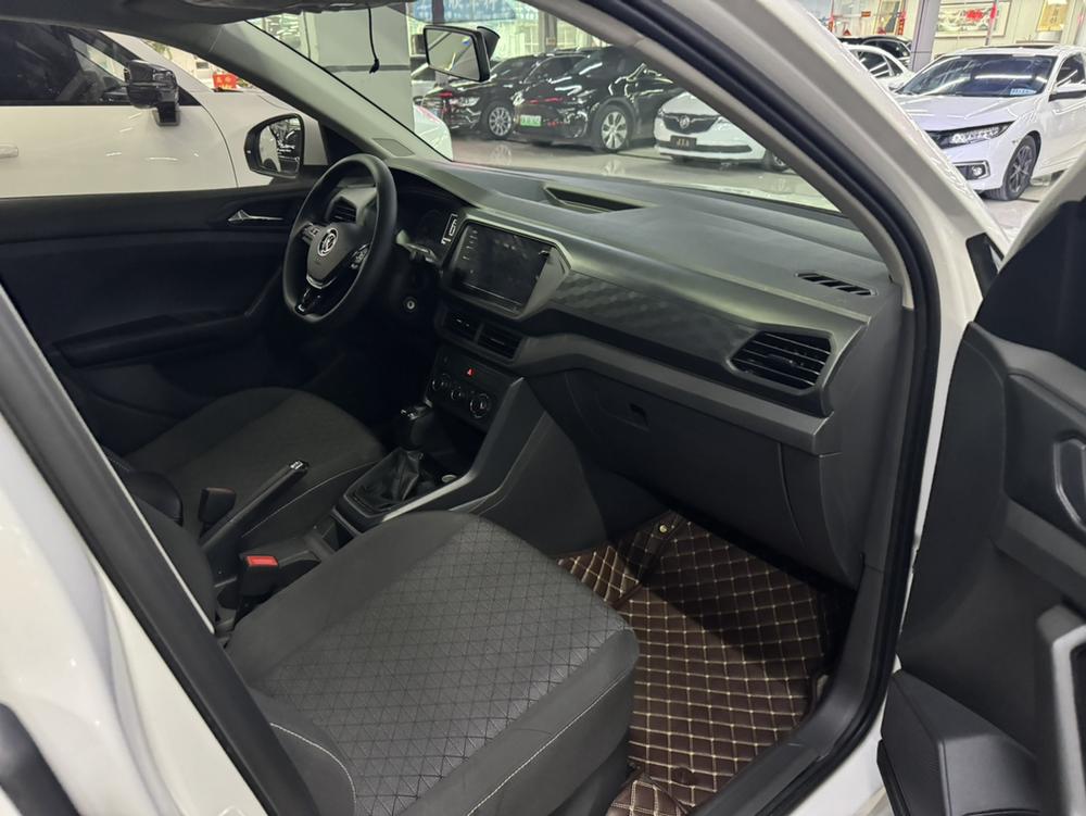 Volkswagen T-Cross 2021 immagine di auto #7