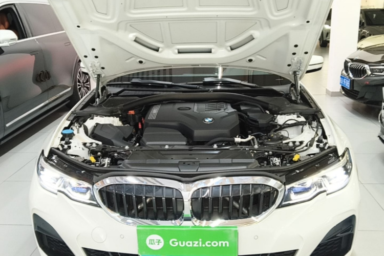 BMW 3 Series 2022 car image #20