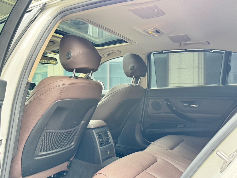 BMW 3 Series 2018 #8 BMW 3 Series 2018 car image #8