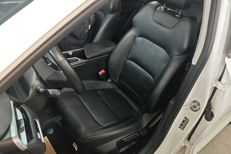 GEELY Emgrand 2021 #19 GEELY Emgrand 2021 car image #19