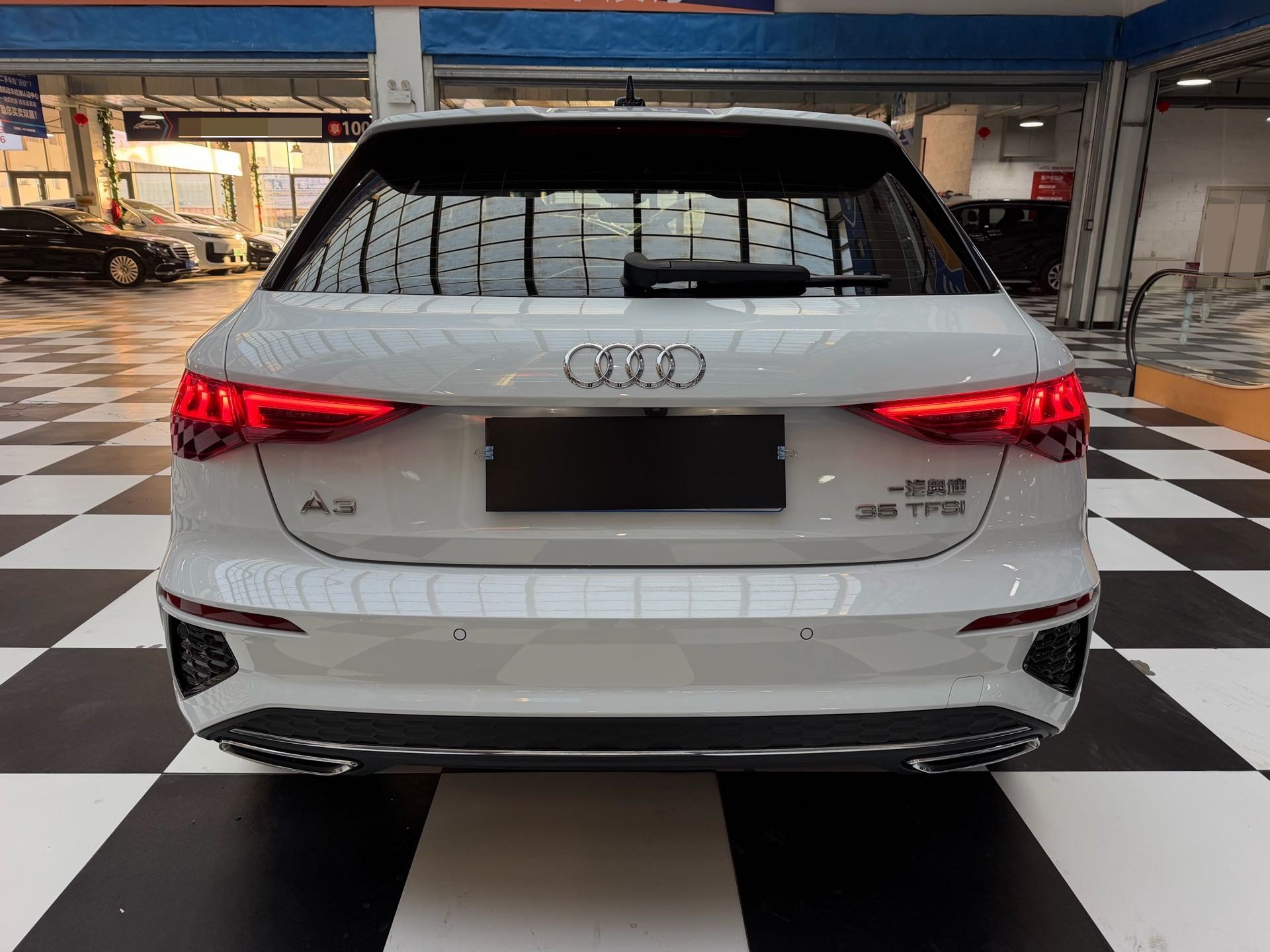 2023 car image #11