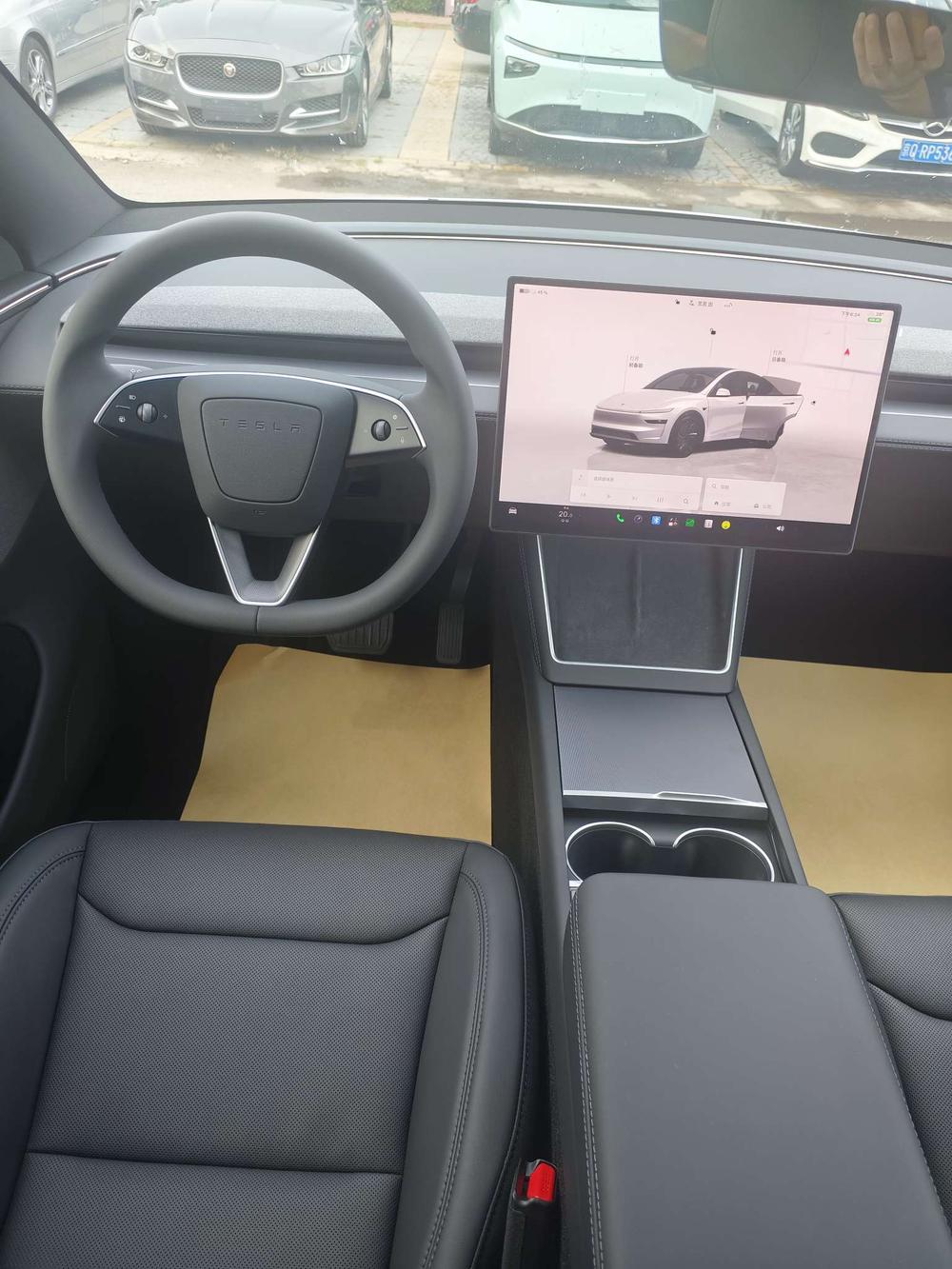 Tesla Model Y 2026 #8 Tesla Model Y 2026 immagine di auto #8