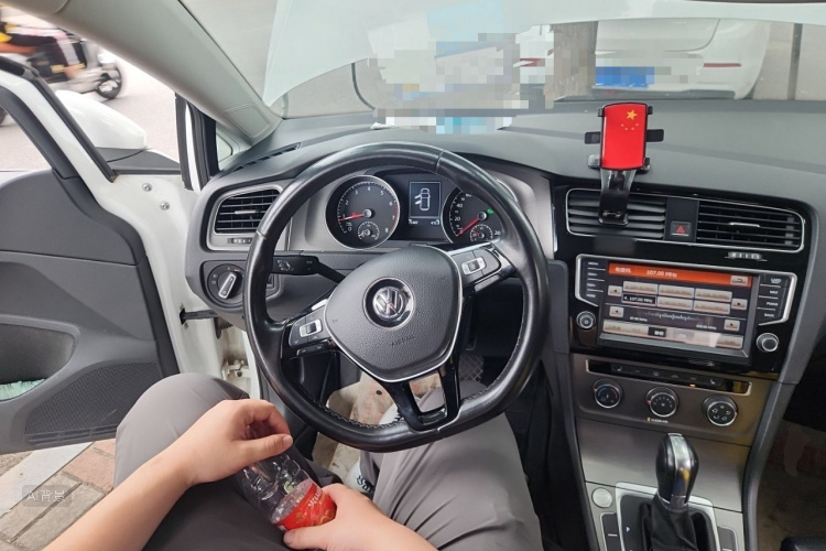 Volkswagen Golf 2016 car image #12