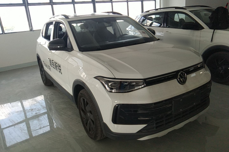 Volkswagen Tharu 2025 صورة سيارة #4