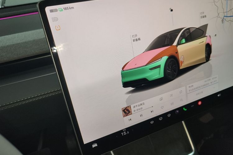 Tesla Model Y 2025 car image #14