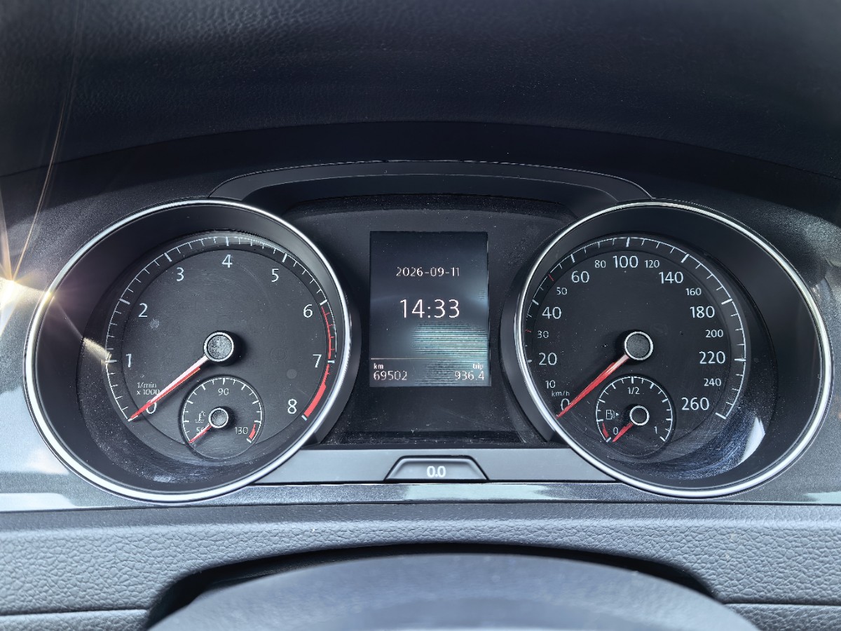 Volkswagen Golf 2017 car image #13