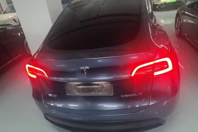 Tesla Model Y 2022 #6 Tesla Model Y 2022 car image #6