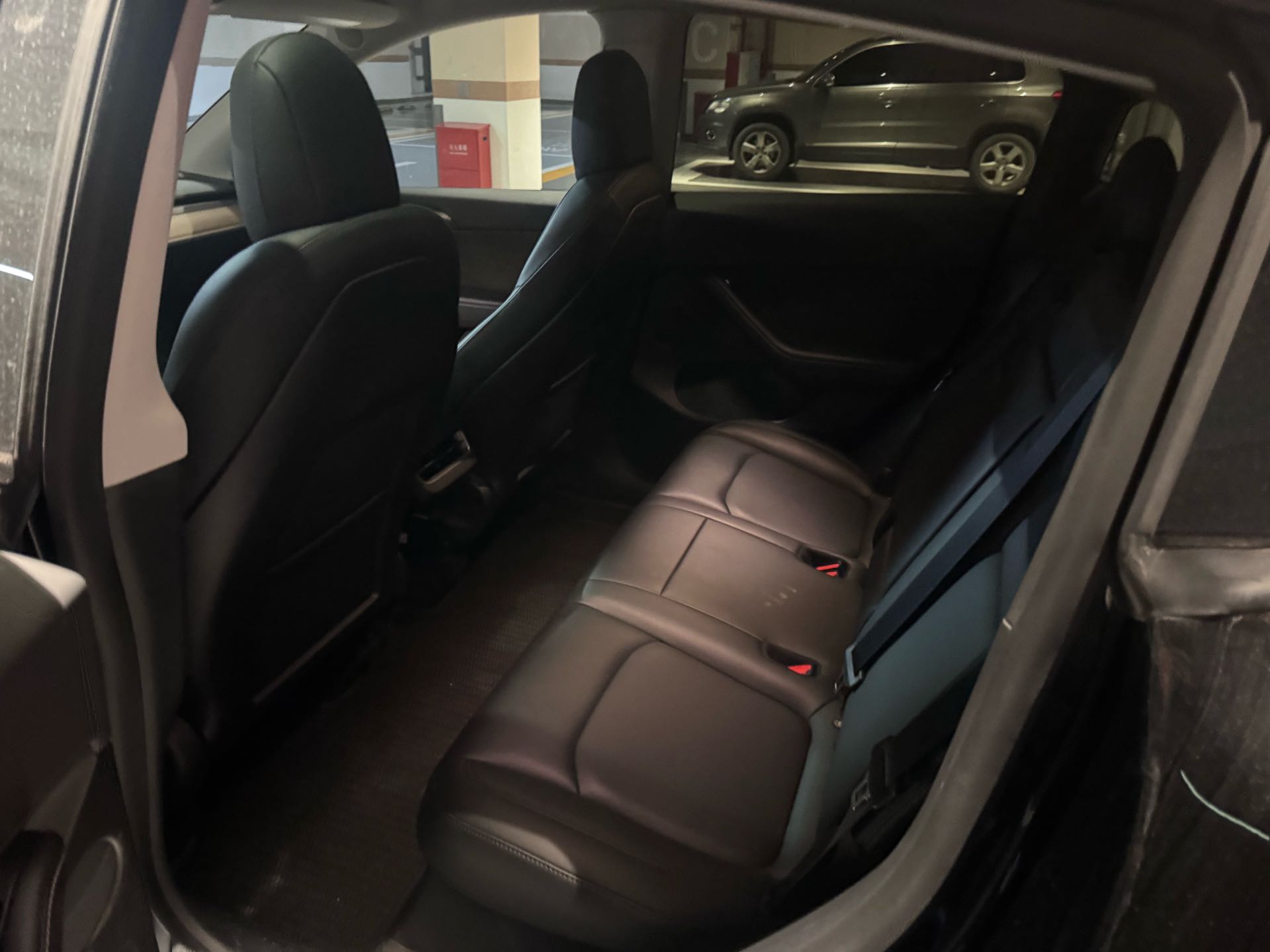Tesla Model Y 2021 car image #3