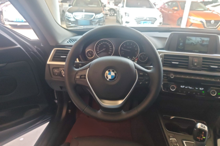 BMW 3 Series GT 2018 #11 BMW 3 Series GT 2018 car image #11