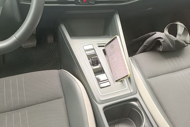 Volkswagen Golf 2024 car image #14