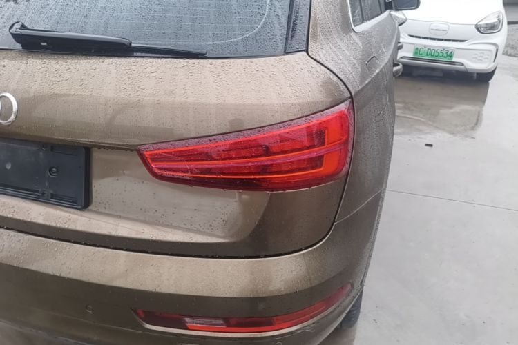 Audi Q3 2016 car image #8