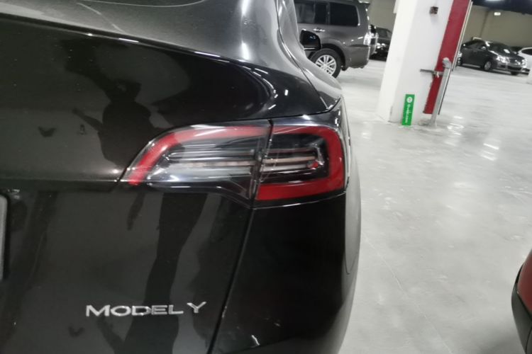 Tesla Model Y 2023 #8 Tesla Model Y 2023 car image #8
